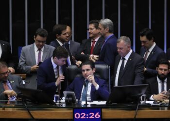 PEC da Blindagem: deputados aprovam sua própria impunidade