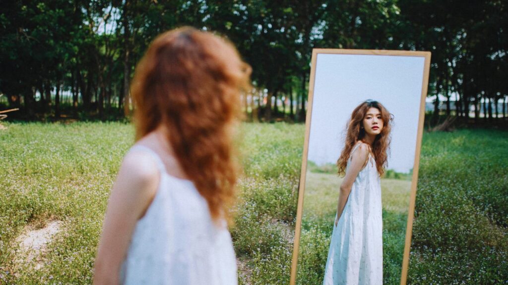 Autoimagem e alma feminina: o que o espelho revela além da aparência