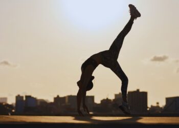 O mês do equinócio e o poder das curvas: como aproveitar a energia do movimento