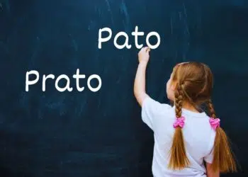 Crianças com dificuldades de fala: como apoiar na socialização e no desenvolvimento emocional