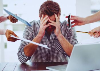 Teorias da restauração da atenção e do estresse ambiental: como os espaços afetam a mente