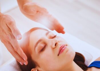 Cura energética com reiki: como aproveitar o equinócio para restaurar o fluxo energético