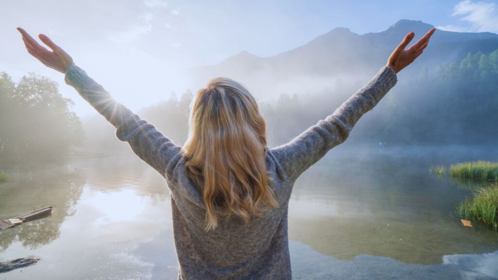 Sagrado feminino além dos clichês: um mergulho profundo na essência da alma