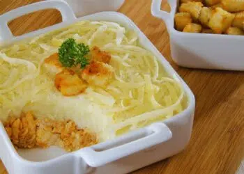 Escondidinho de frango com requeijão