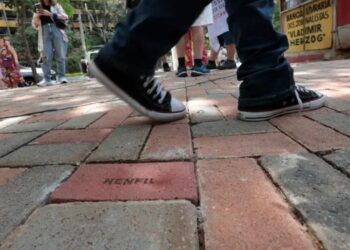 Calçadão em SP homenageia personalidades que lutaram pela democracia