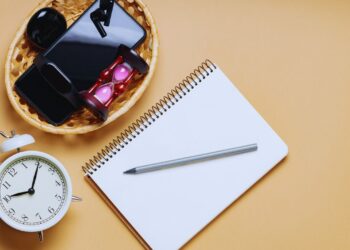 Terapias alternativas e detox digital: como o cuidado integral ajuda a reduzir a dependência tecnológica