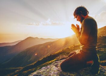 Espiritualidade e autoconhecimento: o papel das jornadas interiores para o despertar