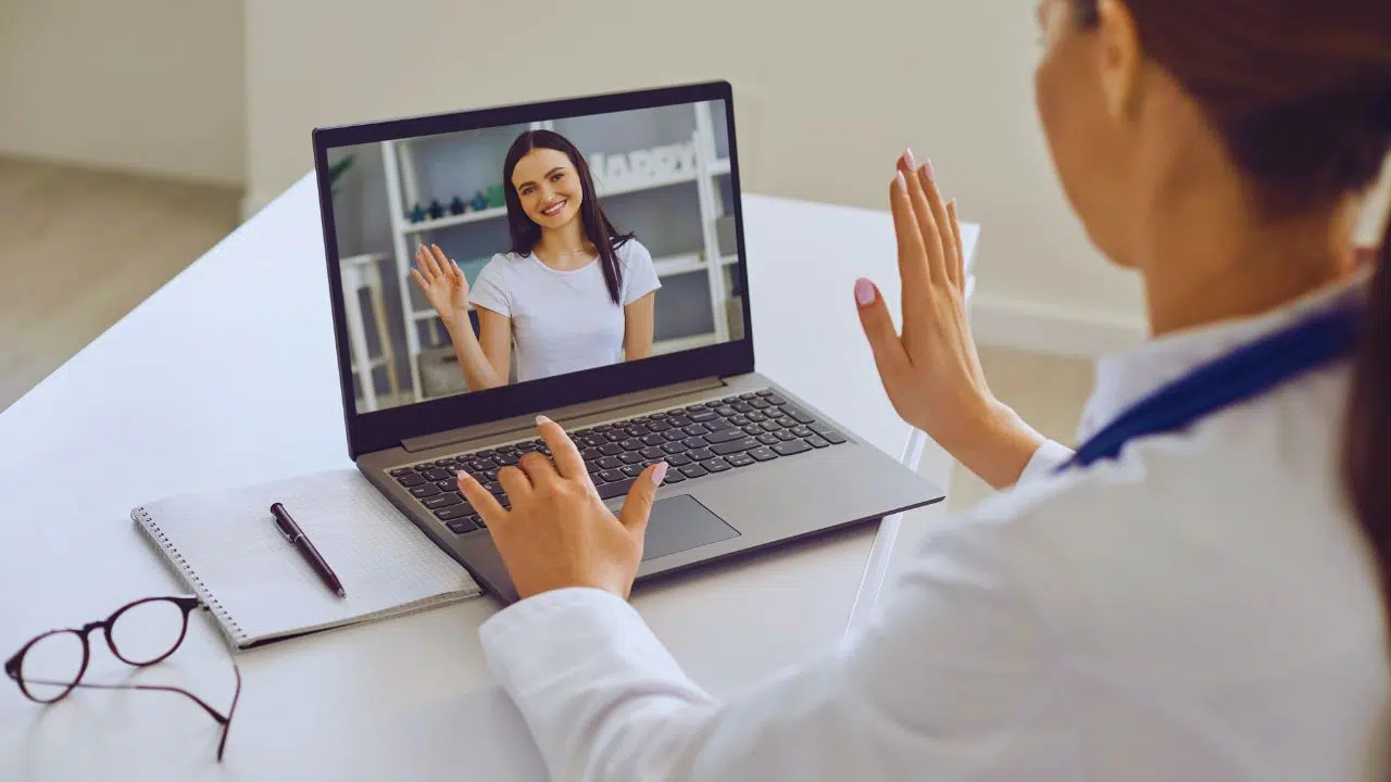 Atendimento presencial x online: qual melhor formato ideal para a fonoaudiologia infantil?