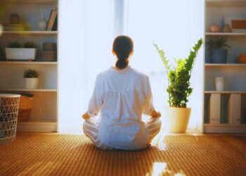 Meditação para o equilíbrio do corpo e mente: como criar um espaço de paz na primavera