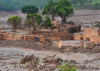 Desastre de Mariana completa 10 anos e moradores ainda buscam justiça
