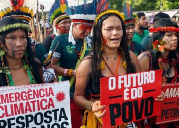 Povos tradicionais pressionam COP30 por acesso direto a financiamento climático