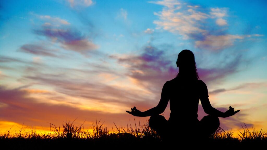 Conectando-se com os elementos da natureza em novembro: rituais para equilibrar corpo e mente