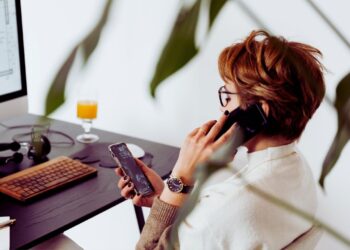 Exting culture: a comunicação por mensagens e o impacto que ela tem na construção e manutenção de relacionamentos