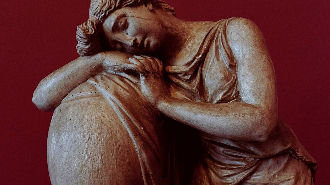 Como diferentes civilizações entendiam o sono: do sonho como oráculo ao repouso como direito humano