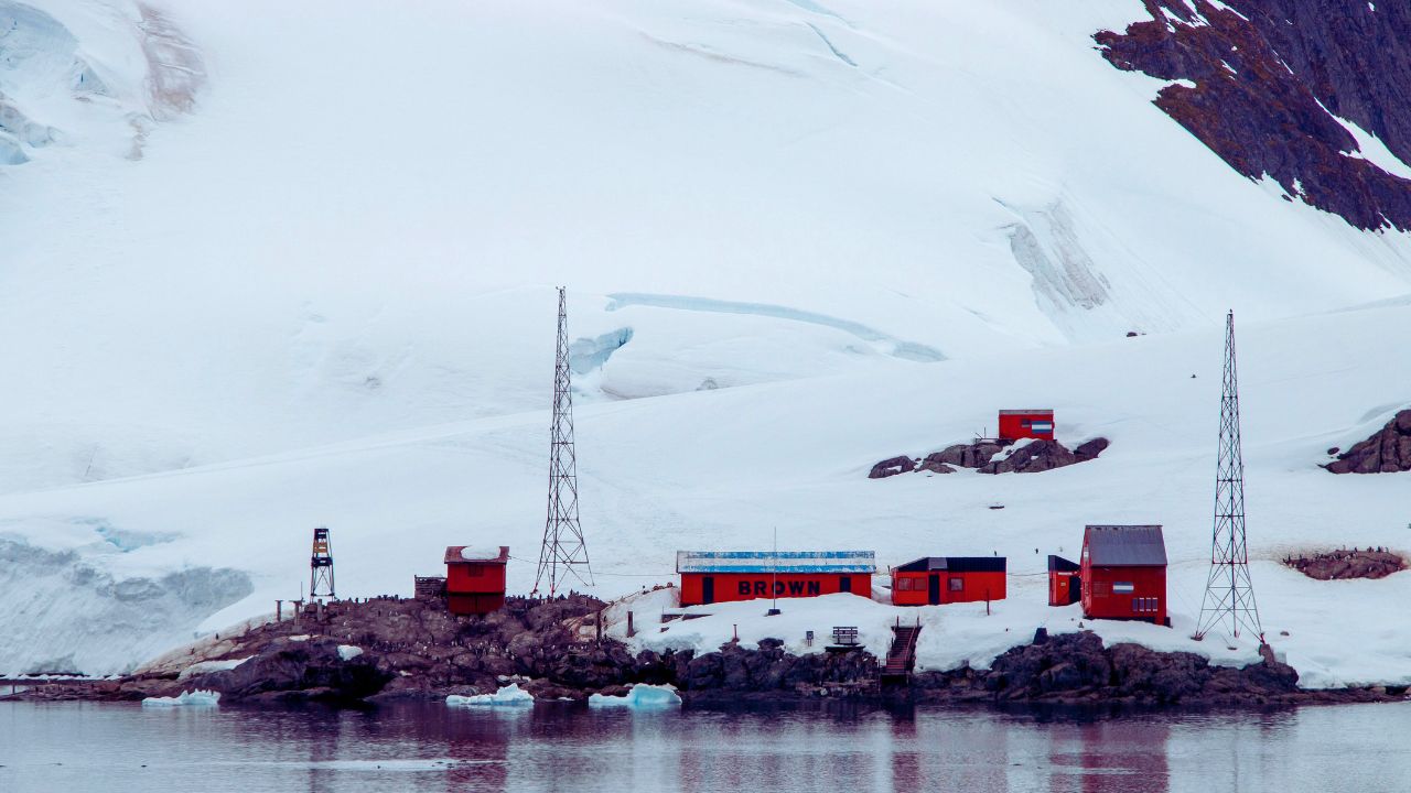 Mapeamento inédito identifica área livre de gelo e cobertura vegetal na Antártica