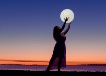 Energia da lua cheia no Réveillon: rituais de manifestação para o novo ciclo