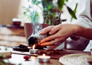 Rituais de agradecimento e encerramento: preparando a alma para o novo ciclo