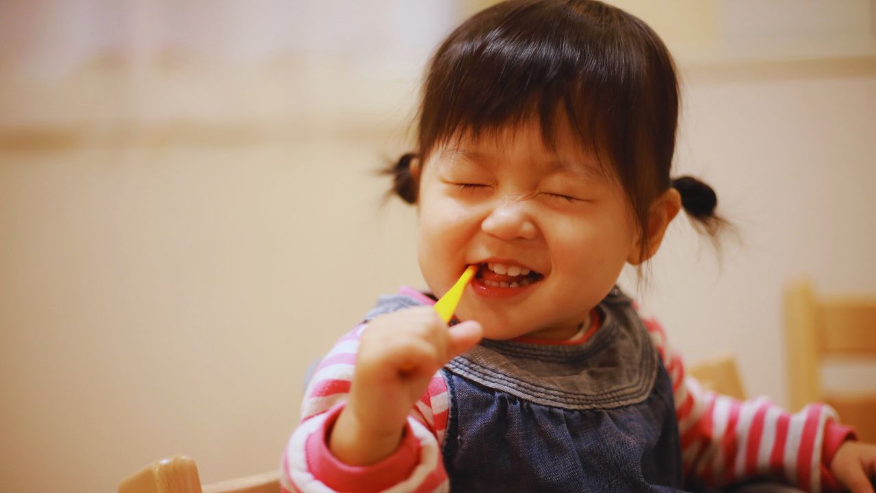 Por que saúde bucal e linguagem caminham juntas na infância