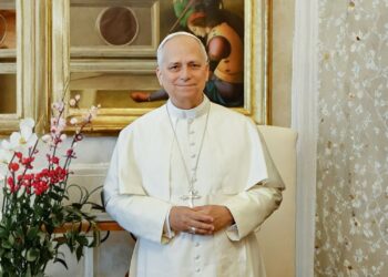 Papa Leão XIV alerta que a inteligência artificial pode enfraquecer a escuta e o pensamento humano