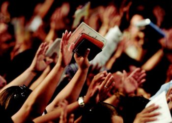 Perseguição a cristãos bate novo recorde e alcança 388 milhões no mundo