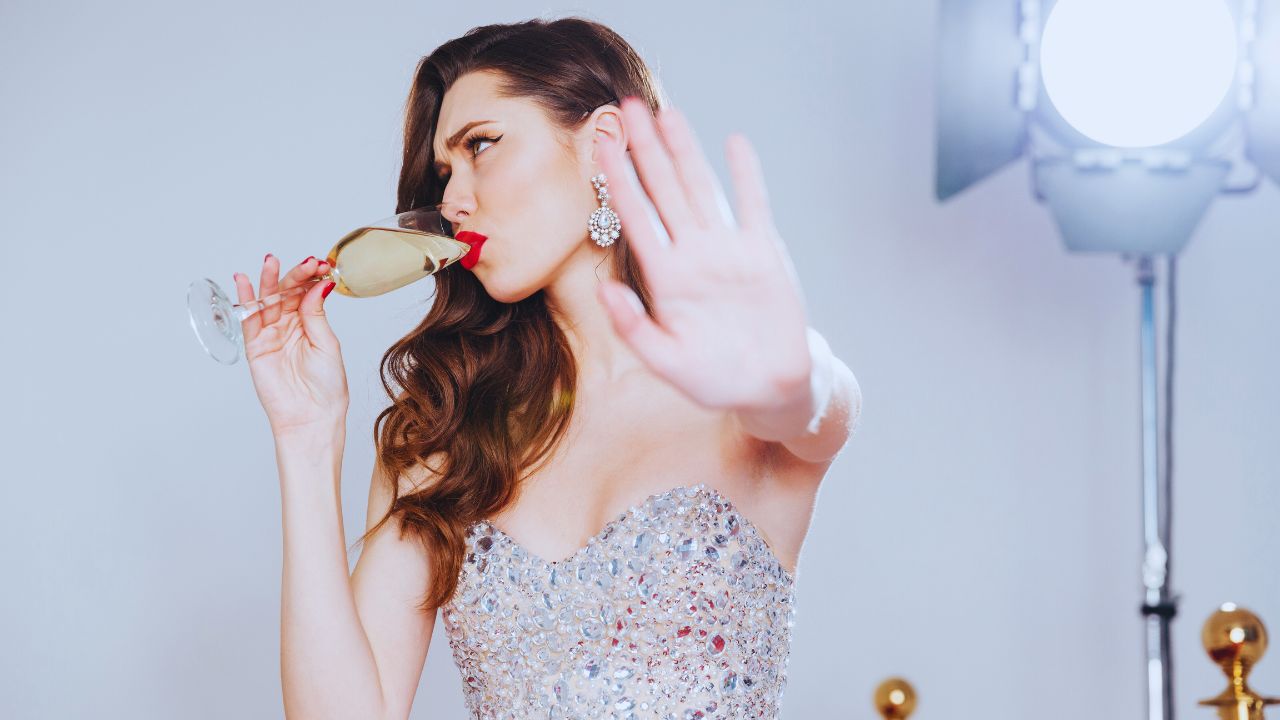 O poder das relações parasociais: como as conexões unidimensionais moldam nossa experiência no mundo digital