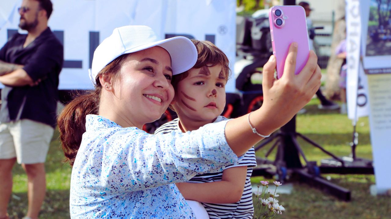 Sharenting: quando o amor vira conteúdo