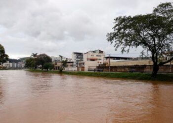 Aquecimento do Atlântico intensifica chuvas extremas e amplia desequilíbrios climáticos no Brasil