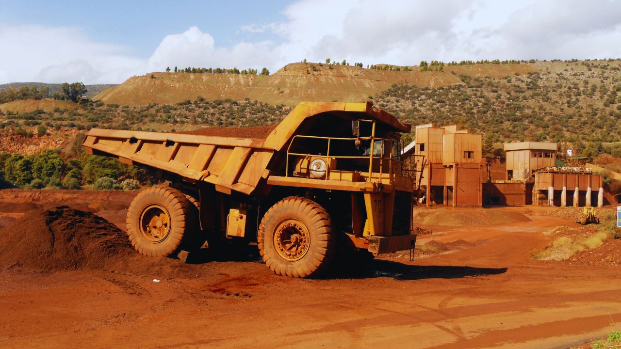 Justiça paralisa complexo da Vale em Minas Gerais após vazamento