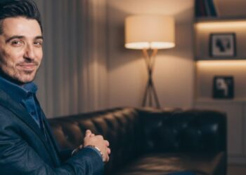 Seja Foda!: livro de Caio Carneiro vende coragem, mas cobra atitude