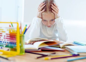 Sobrecarga emocional: o impacto das pressões externas no desenvolvimento infantil